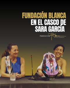 La piloto Sara García luce el logo de Fundación Blanca en su casco, representando valores de solidaridad, esfuerzo y compromiso social.